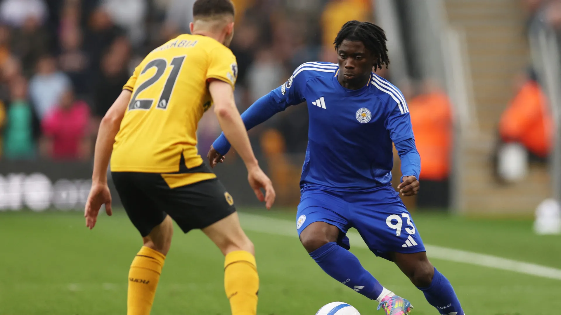 Jeremy Monga trong màu áo Leicester City thi đấu tại Premier League