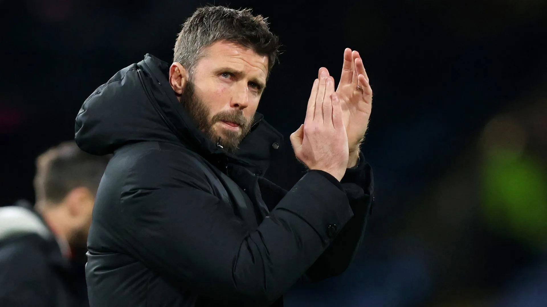 Michael Carrick chỉ đạo các cầu thủ Middlesbrough trong một trận đấu tại giải Hạng Nhất Anh