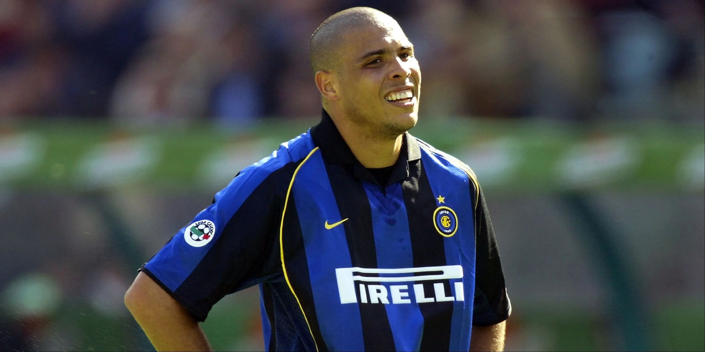 Ronaldo 'béo' trong màu áo Inter Milan ở mùa giải 2001/02 chứng kiến đội nhà sụp đổ vô địch Serie A