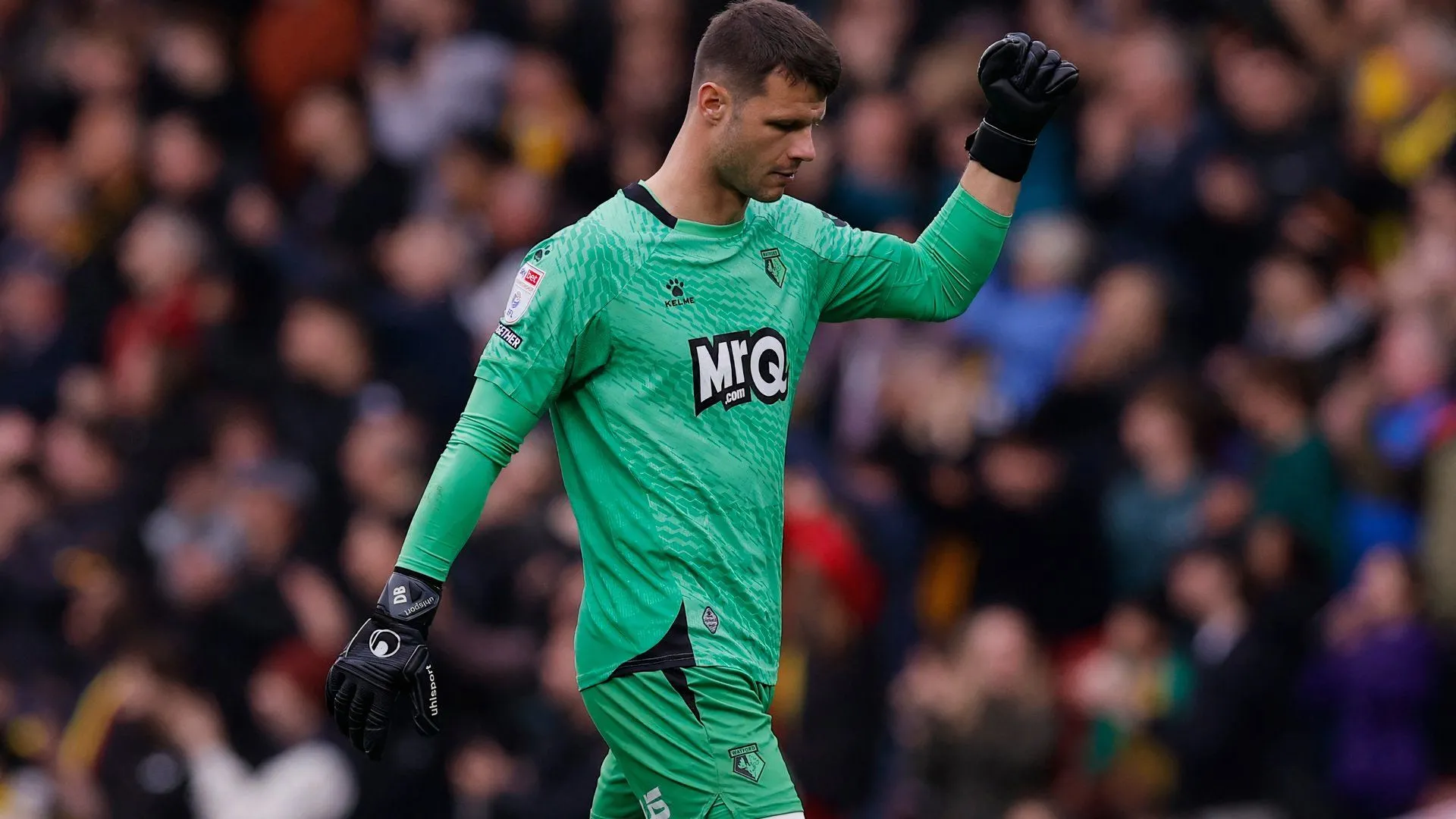 Thủ môn Daniel Bachmann của Watford trong một pha cứu thua