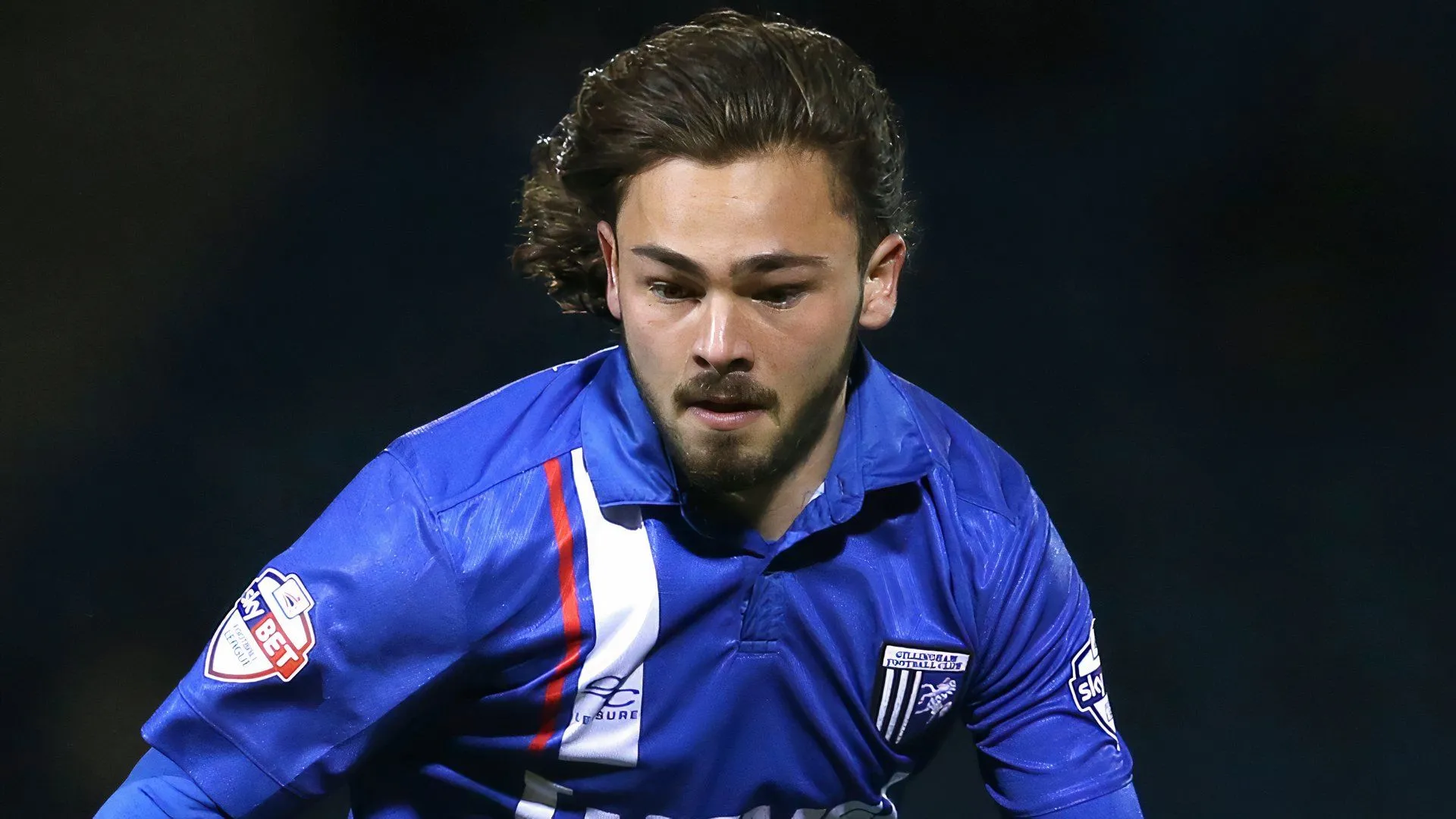 Các cầu thủ Gillingham ăn mừng bàn thắng trong một trận đấu tại League Two