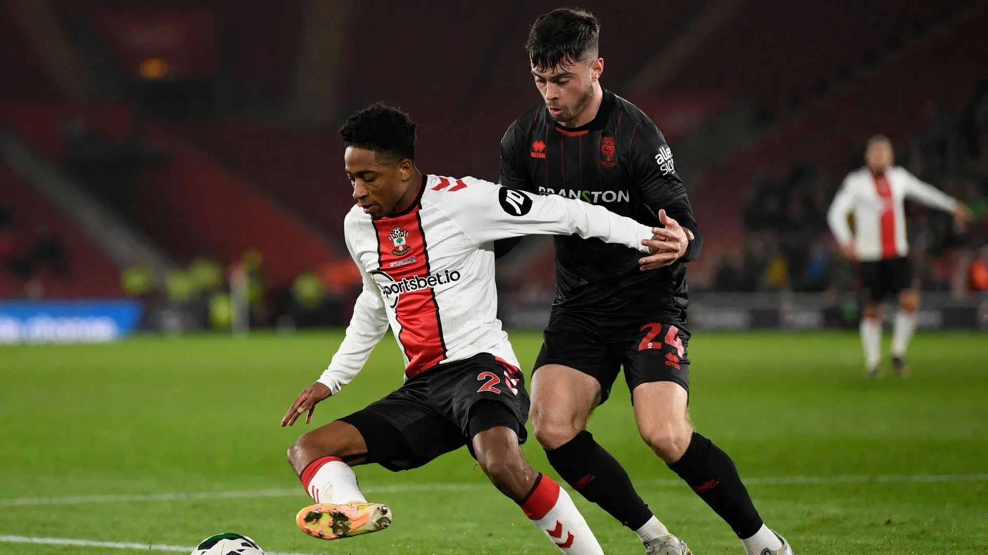 Sân vận động Sincil Bank của Lincoln City, câu lạc bộ Sean Roughan sắp rời đi để gia nhập Huddersfield Town