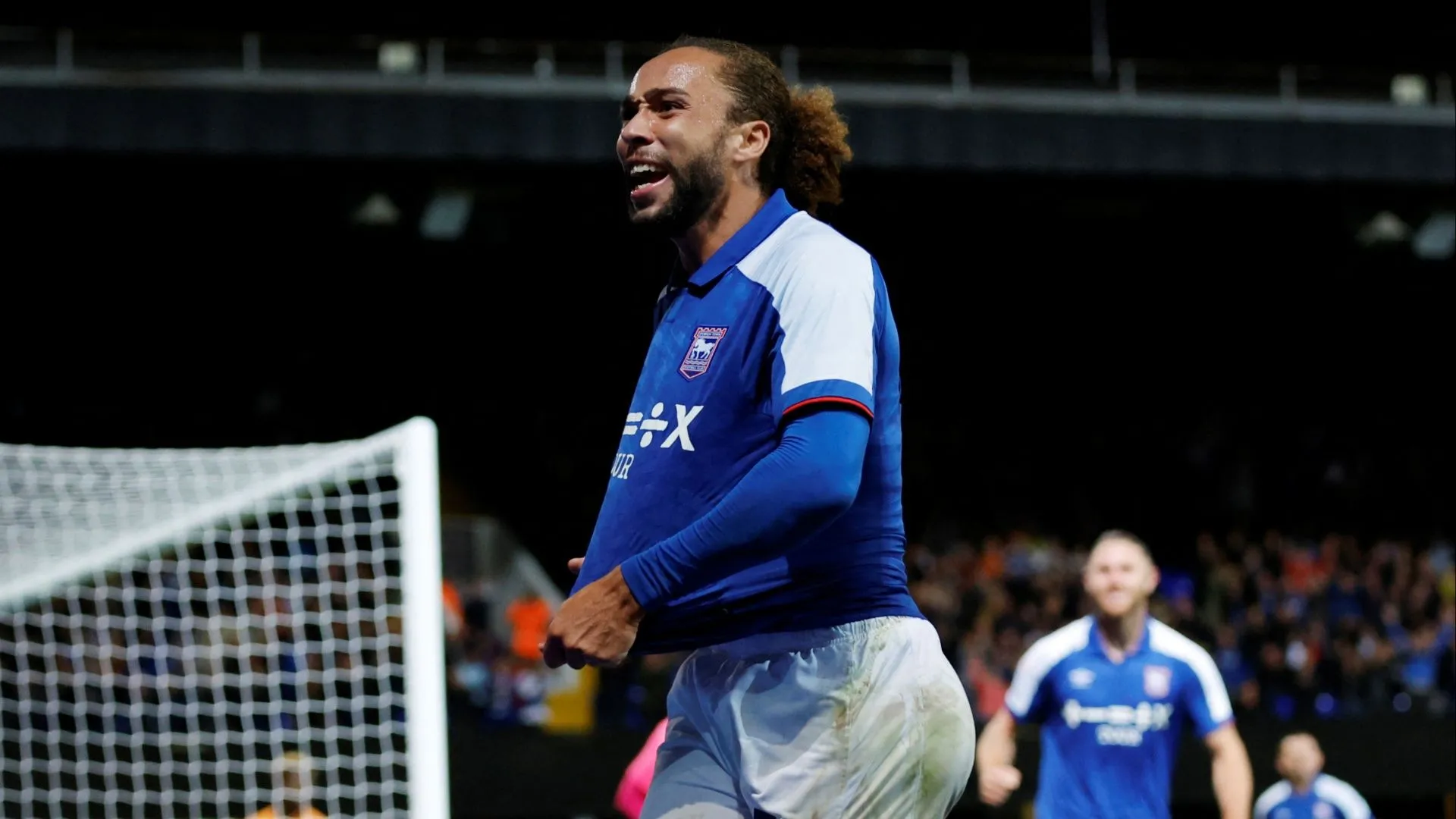 Tiền vệ Marcus Harness, một trong những bản hợp đồng mới của Huddersfield Town dưới thời HLV Lee Grant