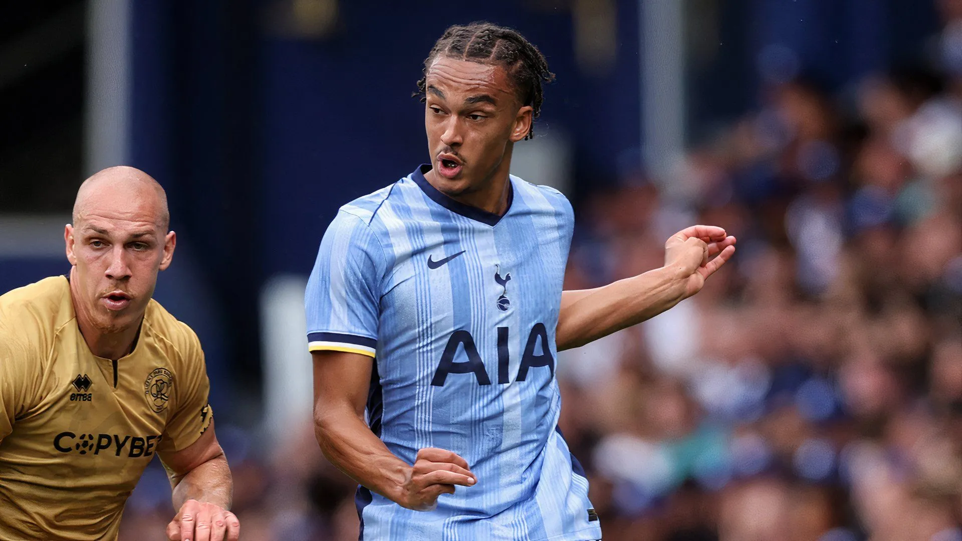 Ashley Phillips thi đấu cho Tottenham Hotspur