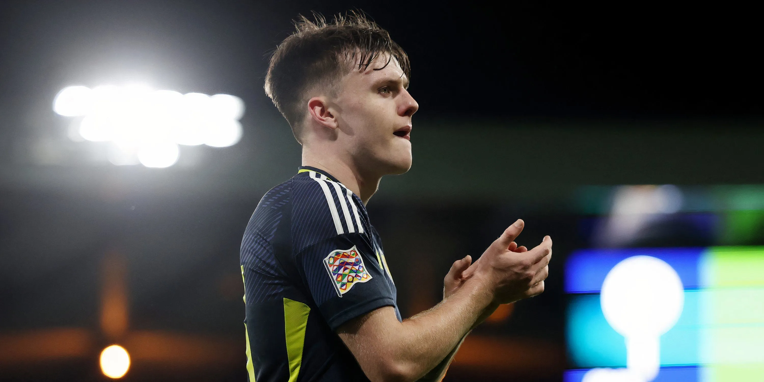 Ben Doak thi đấu trong màu áo đội tuyển Scotland, ngôi sao trẻ đang được Nottingham Forest theo đuổi