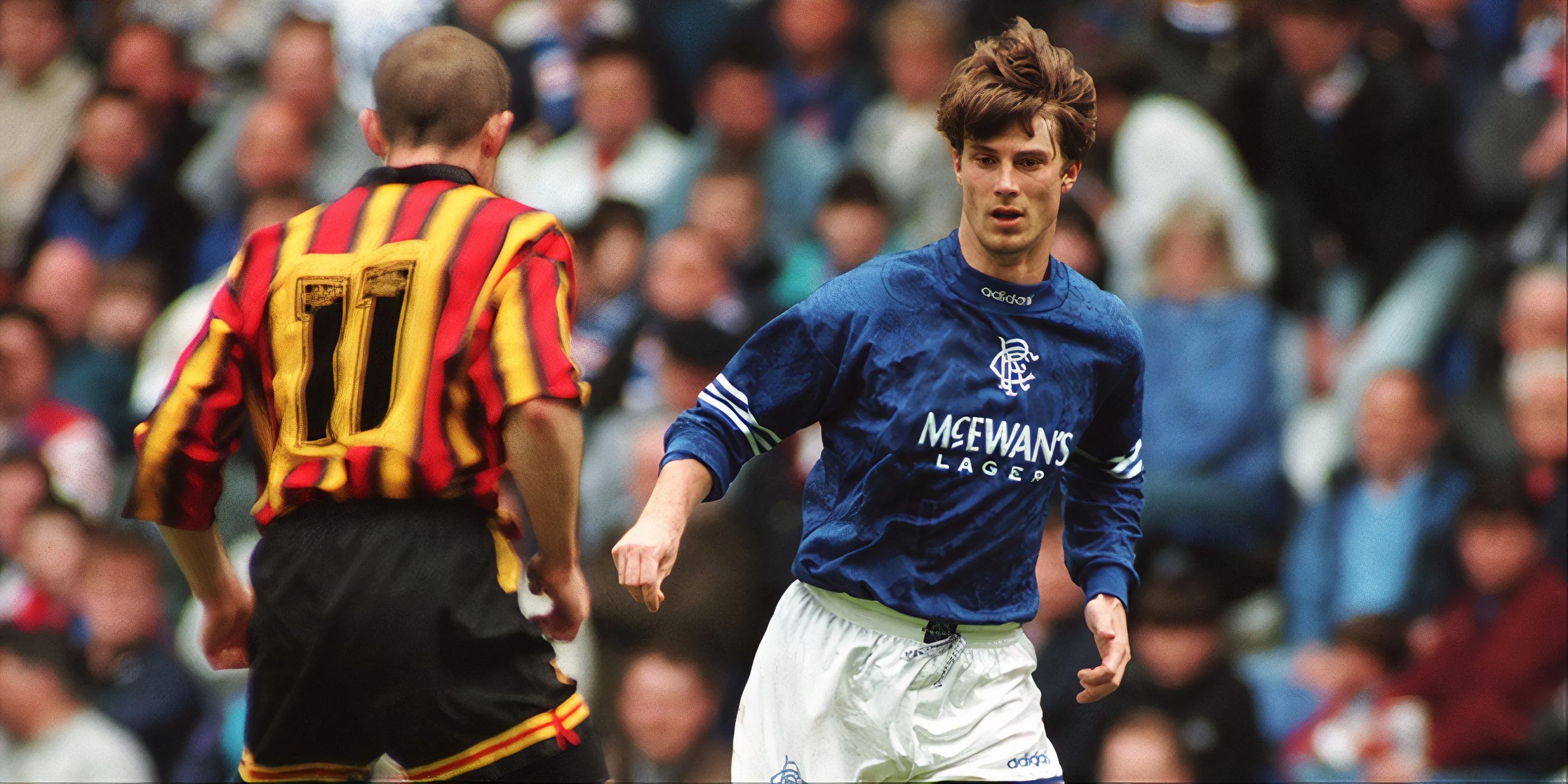Brian Laudrup trong màu áo câu lạc bộ Rangers