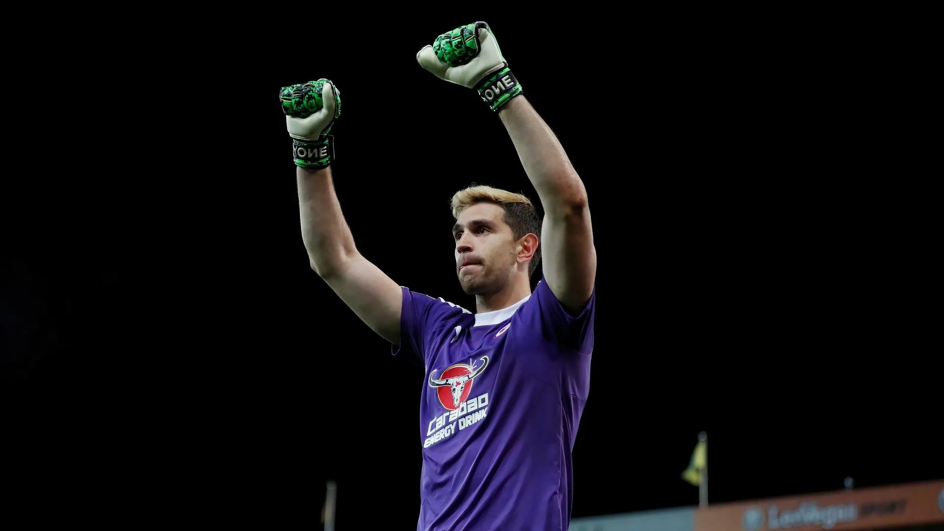 Emiliano Martinez thi đấu cho Reading
