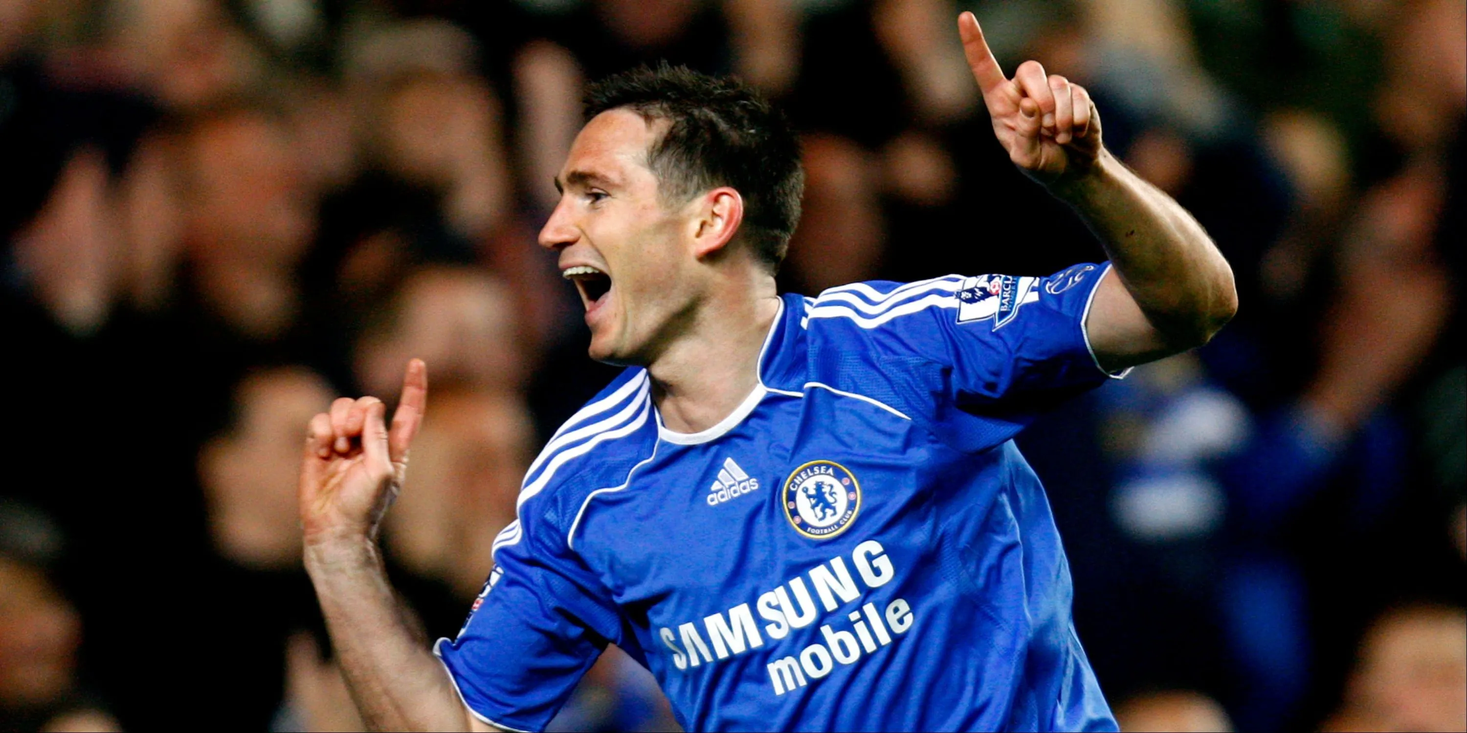 Frank Lampard, chân sút vĩ đại của Chelsea, chuẩn bị thực hiện cú sút penalty đầy uy lực
