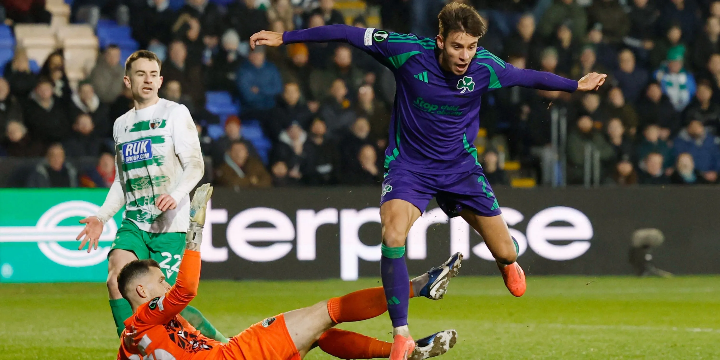 Hậu vệ phải Georgios Vagiannidis trong màu áo Panathinaikos, mục tiêu hàng đầu của Wolves để thay thế Nelson Semedo.
