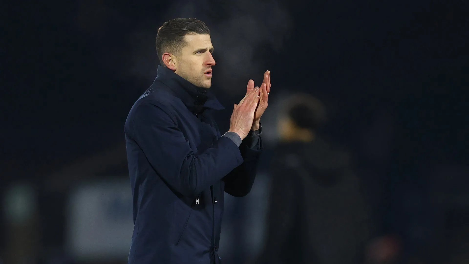 HLV John Mousinho của Portsmouth chuẩn bị cho mùa giải mới tại Championship