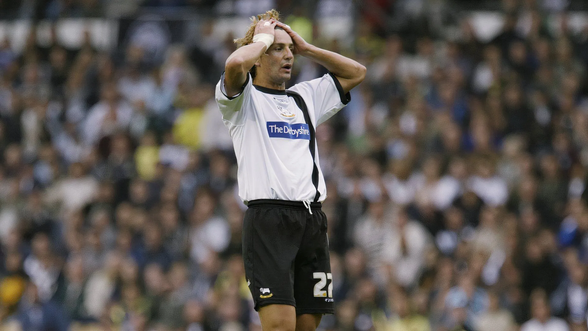 Inigo Idiakez trong màu áo Derby County khi thực hiện quả penalty hỏng ăn định mệnh năm 2007