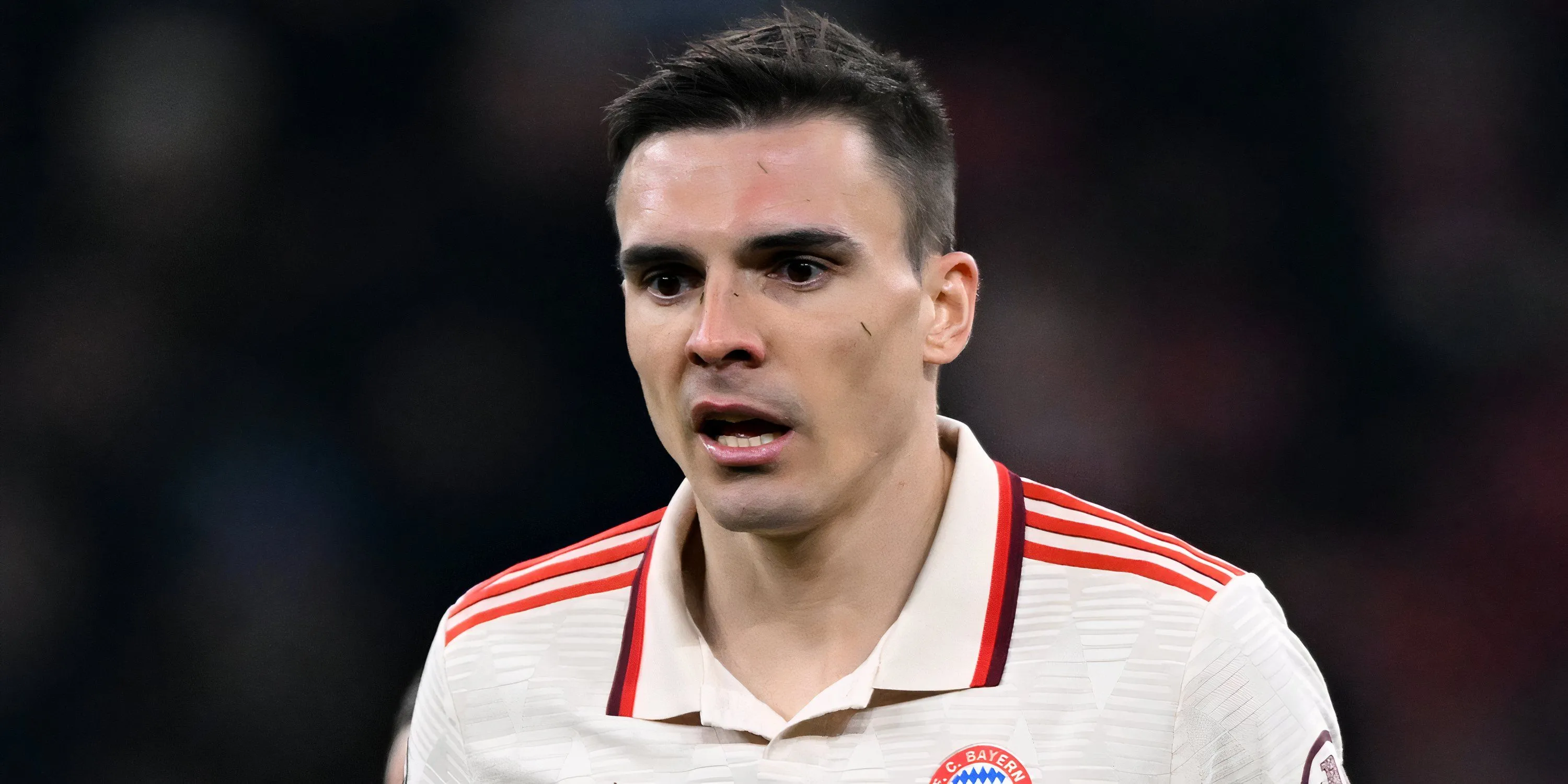 Joao Palhinha trong một pha tranh chấp bóng cho Bayern Munich