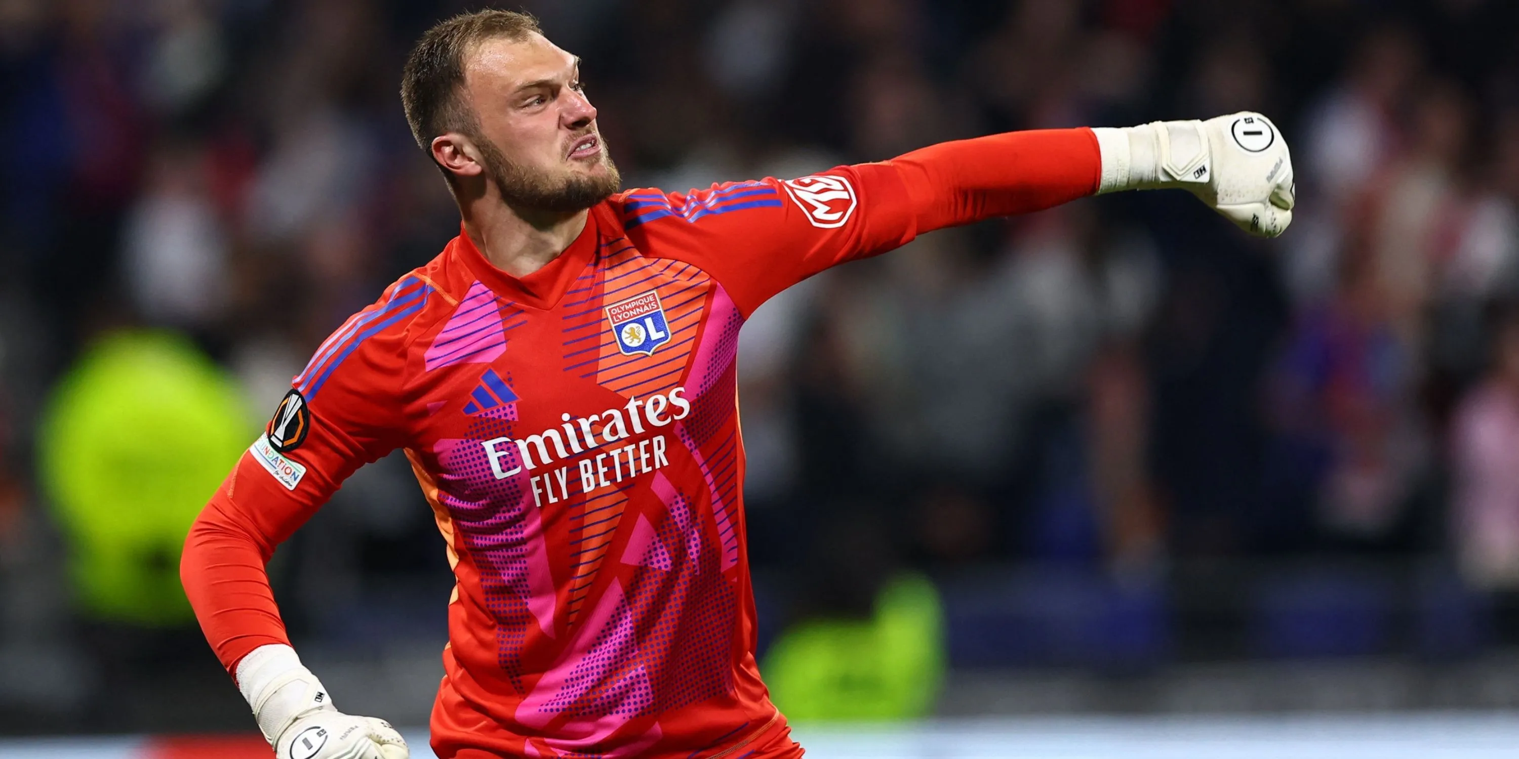 Lucas Perri, thủ môn người Brazil đang được Leeds United theo đuổi