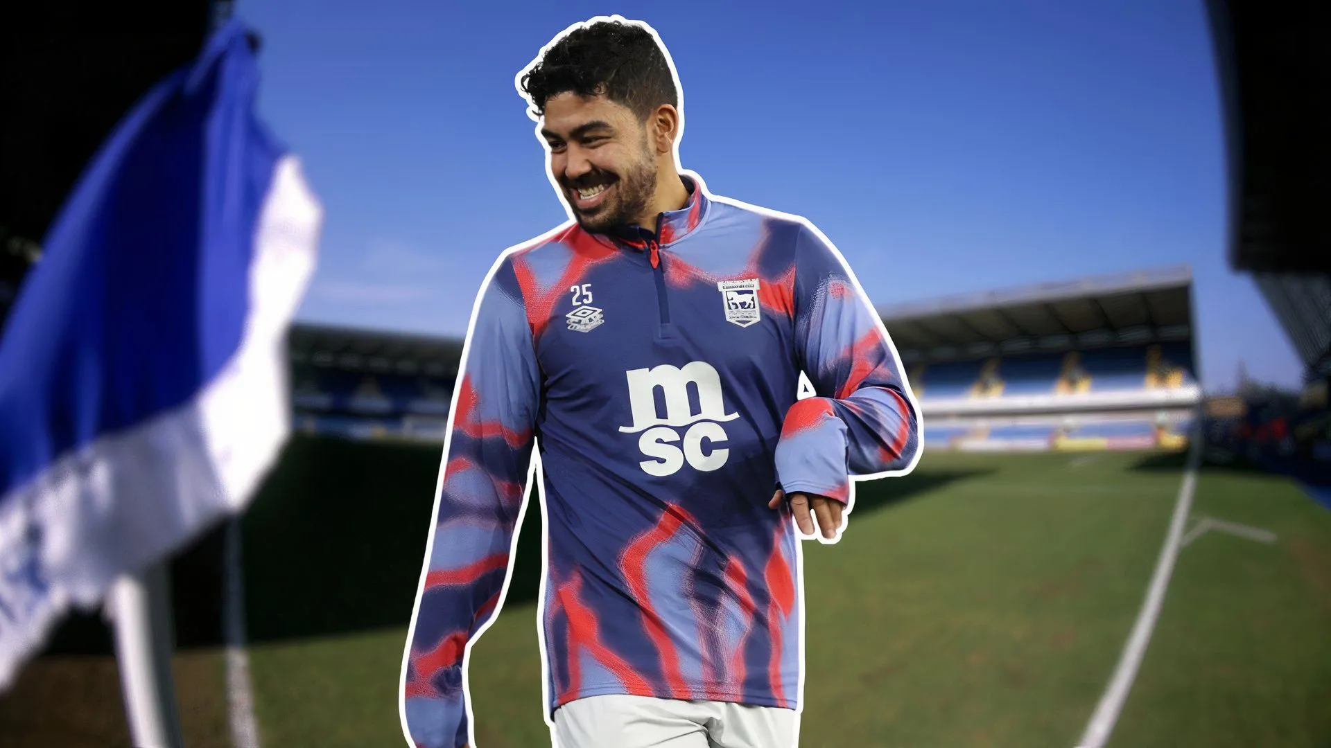 Massimo Luongo thi đấu năng nổ trong màu áo Ipswich Town.