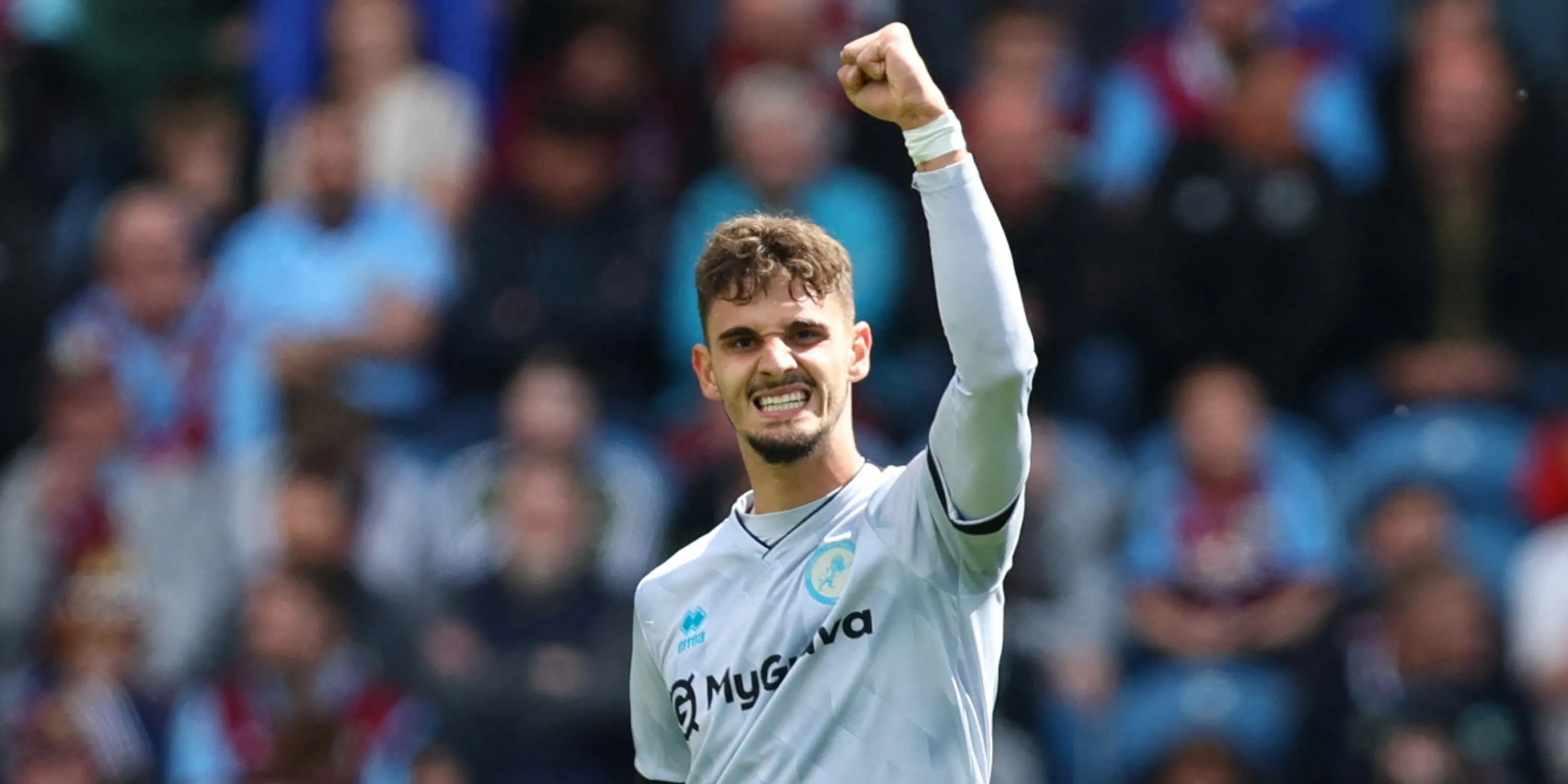 Tiền đạo Mihailo Ivanovic thi đấu cho Millwall