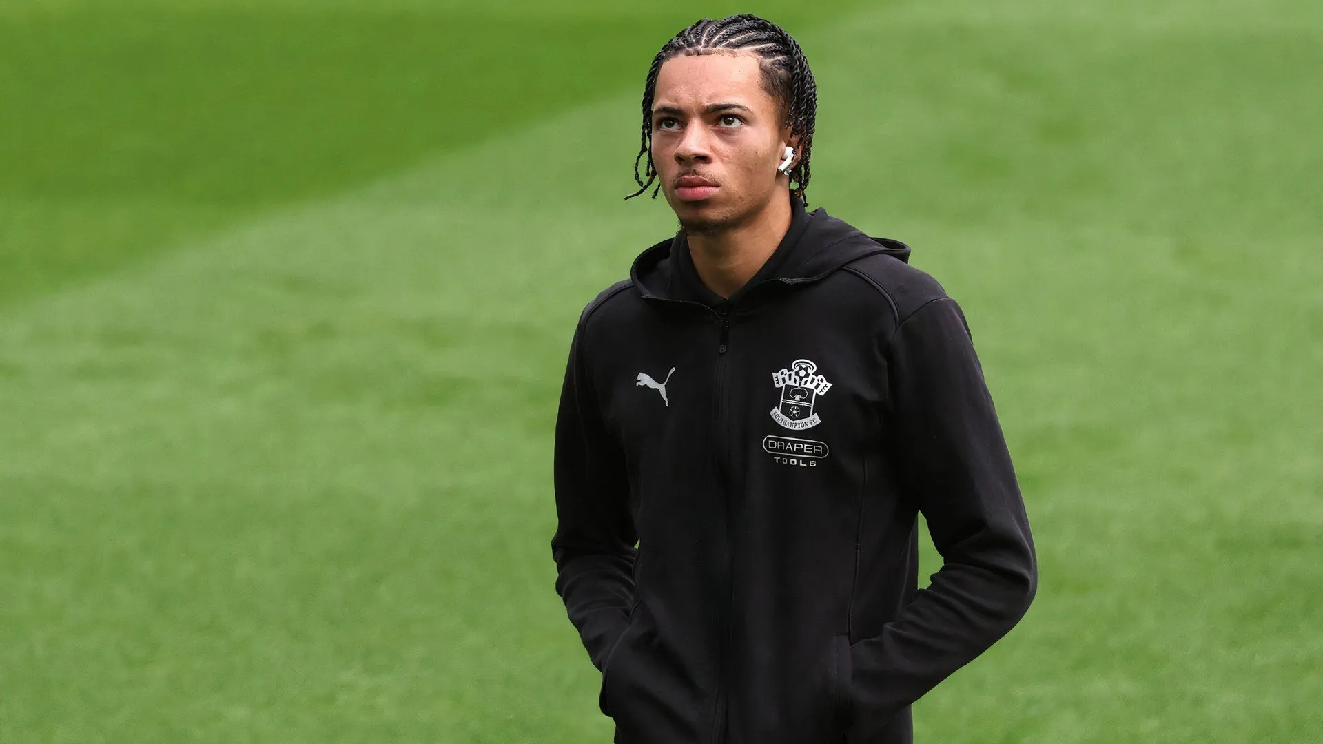 Tiền vệ cánh Samuel Edozie, tài năng trẻ sẵn sàng bùng nổ cho Southampton mùa giải tới.