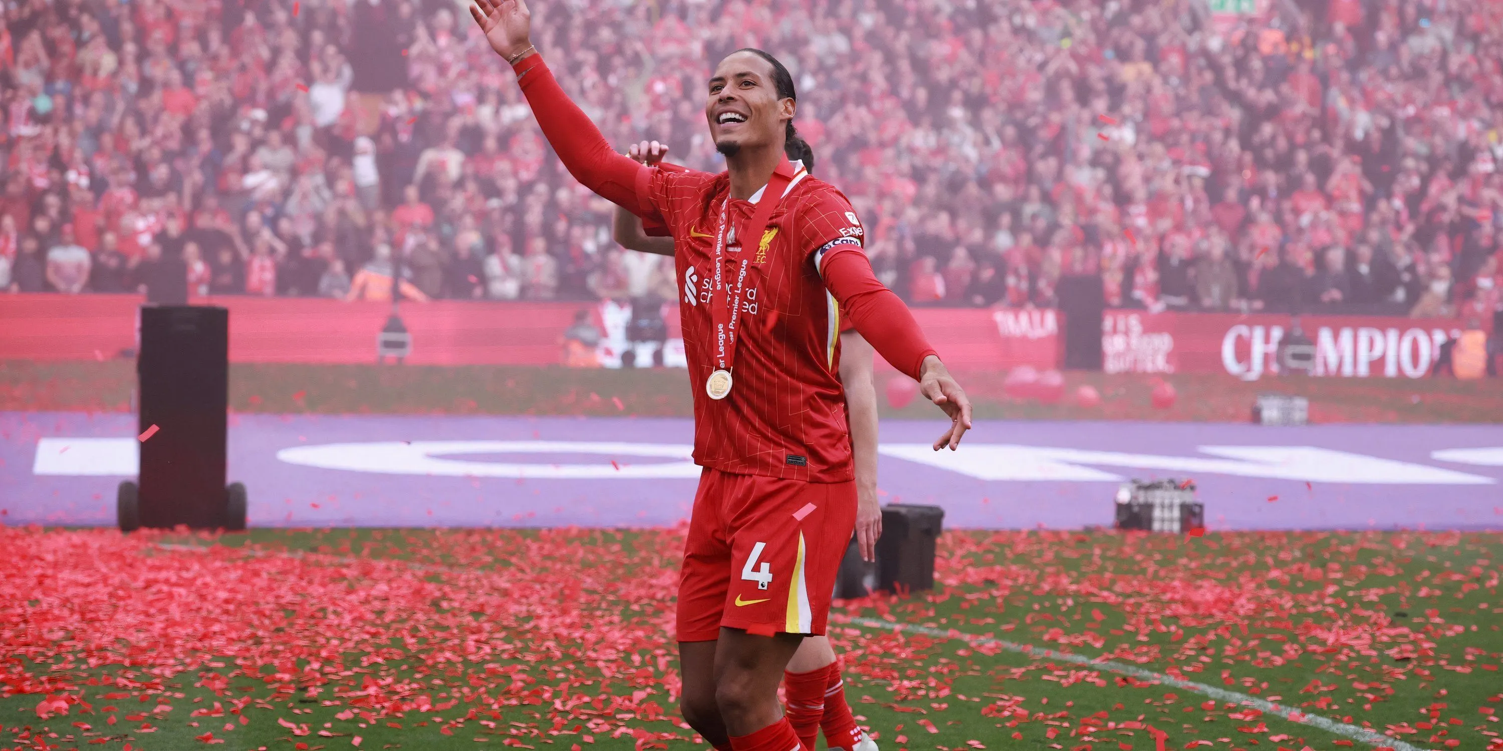 Trung vệ Virgil van Dijk, đội trưởng Liverpool, người mà Xavier Mbuyamba được so sánh về phong cách thi đấu.