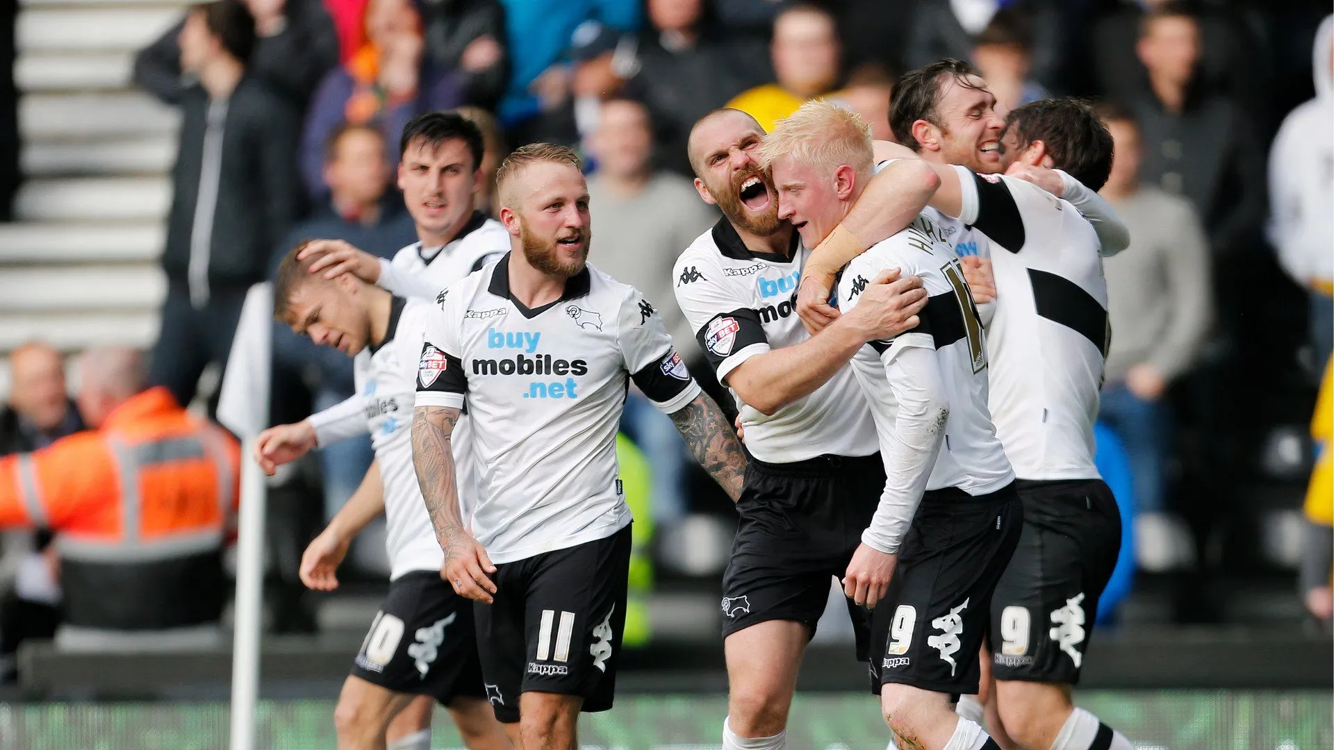 Will Hughes và đồng đội Derby County ăn mừng bàn thắng mở tỷ số trong trận bán kết Play-off 2014