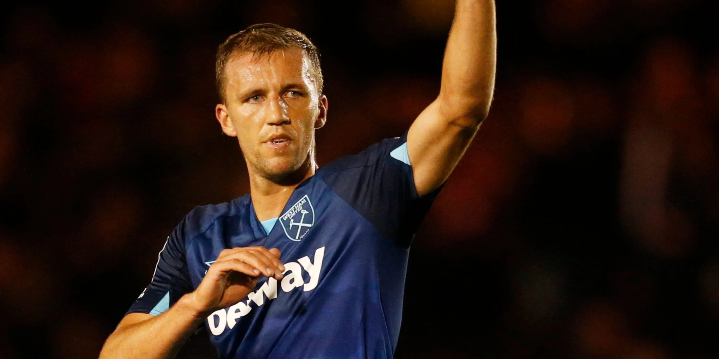 Tiền vệ Tomas Soucek của West Ham United, một hình mẫu ở Premier League
