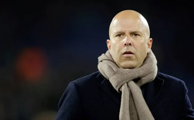 Arne Slot điều chỉnh chiến thuật, đặt Wirtz sang cánh để tìm cân bằng cho đội hình