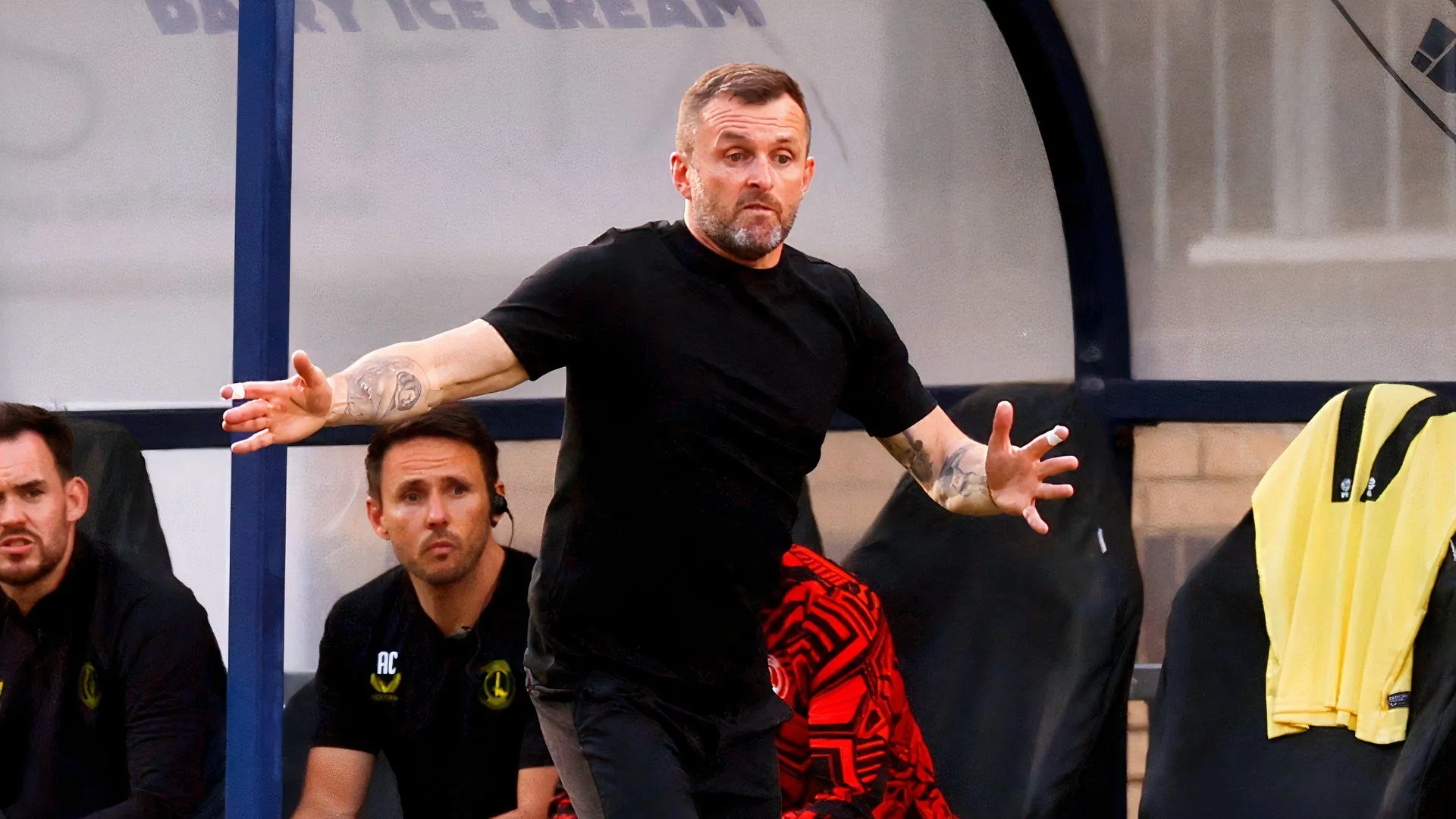 Đội hình Charlton Athletic chuẩn bị cho trận đấu tại The Valley