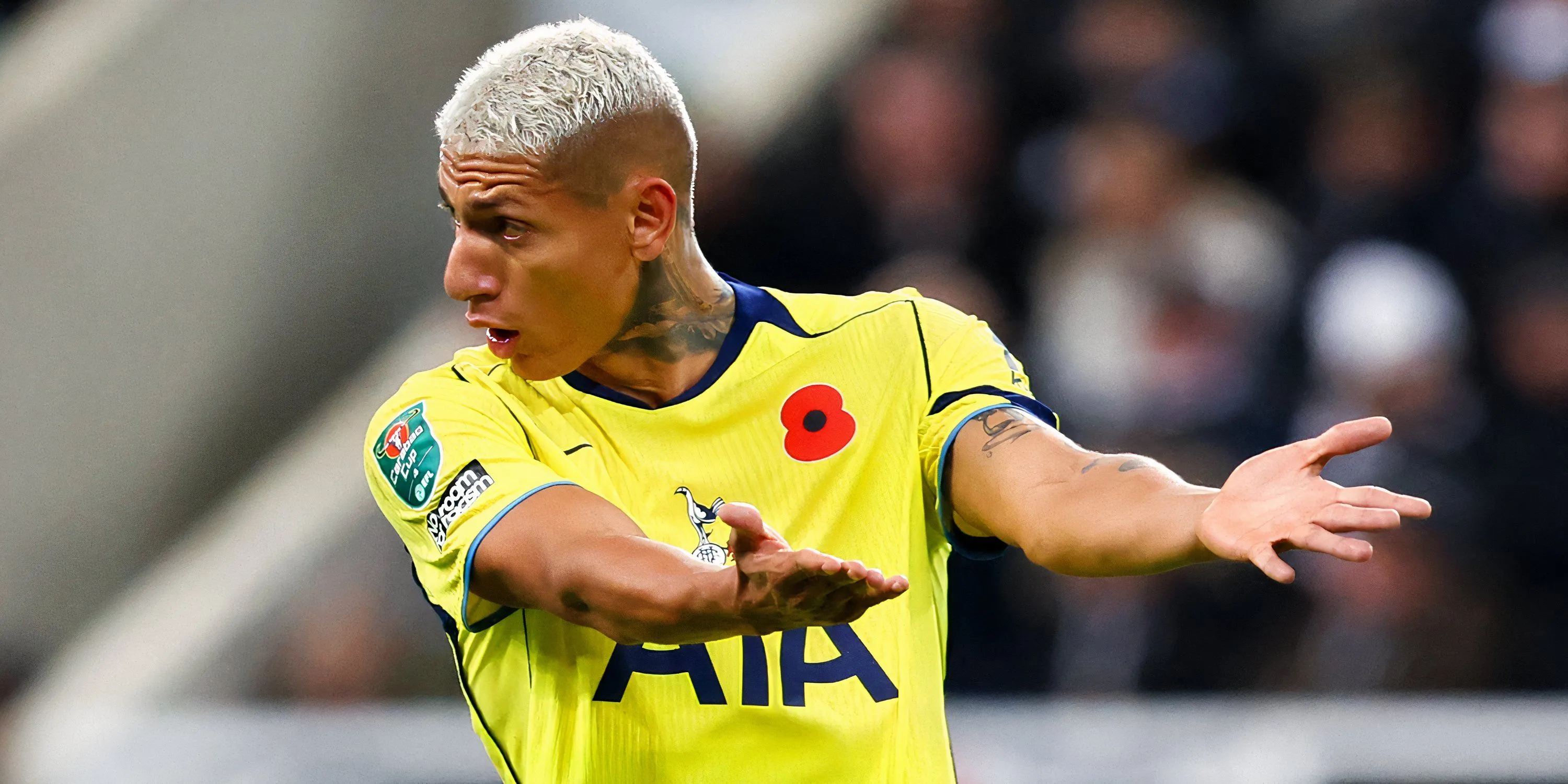 Richarlison trong màu áo Tottenham, gương mặt thể hiện sự thất vọng sau những trận đấu tệ hại gần đây